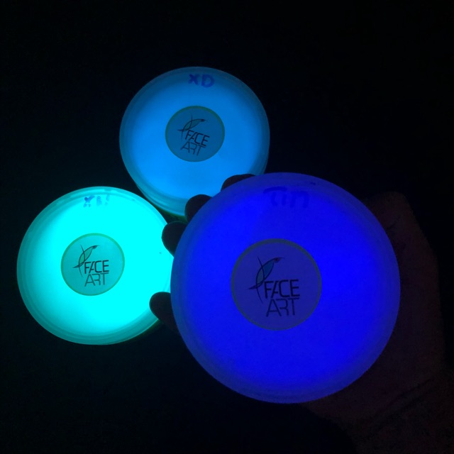 Dạ quang Màu Tím - Màu Acrylic đâu quang tím có thể phát sáng trong bóng đêm sau khi đã hấp thụ Ánh sáng - Dạ quang neon