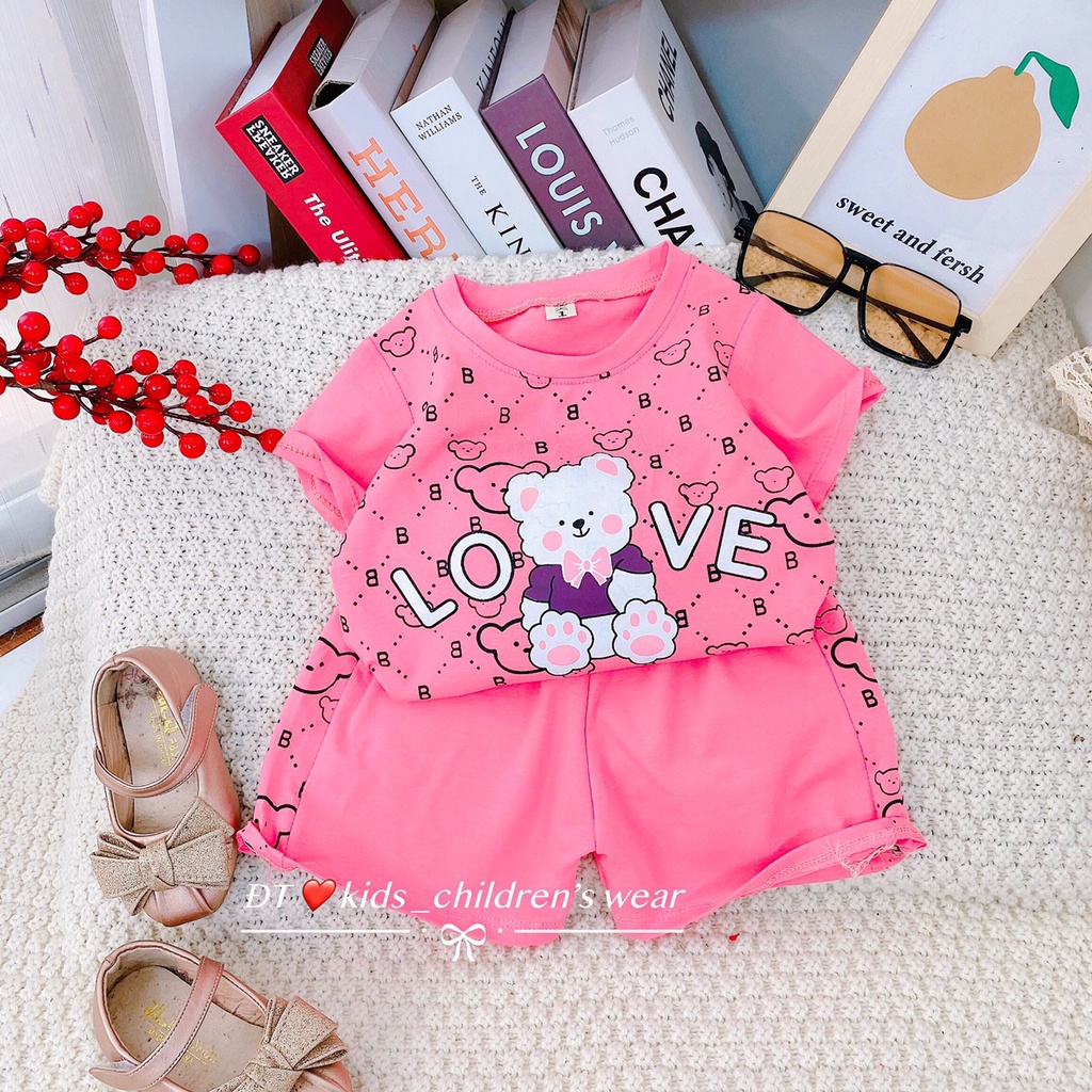 Bộ đồ bé gái in tràn chữ love hình chú gấu ngộ nghĩnh từ 10kg đến 35kg- Bộ quần áo bé gái cộc tay hàng đẹp, thoải mát.