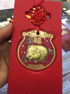 Mèo may mắn