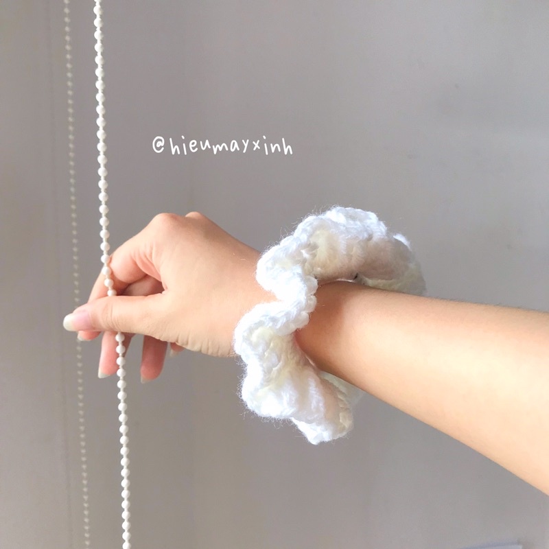 Scrunchies len móc gam màu nhẹ nhàng