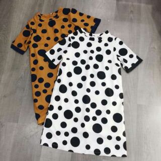 Váy chấm bi