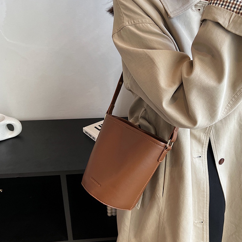 Túi Đeo Chéo Bằng Da PU Màu Đen Thời Trang Dành Cho Nữ