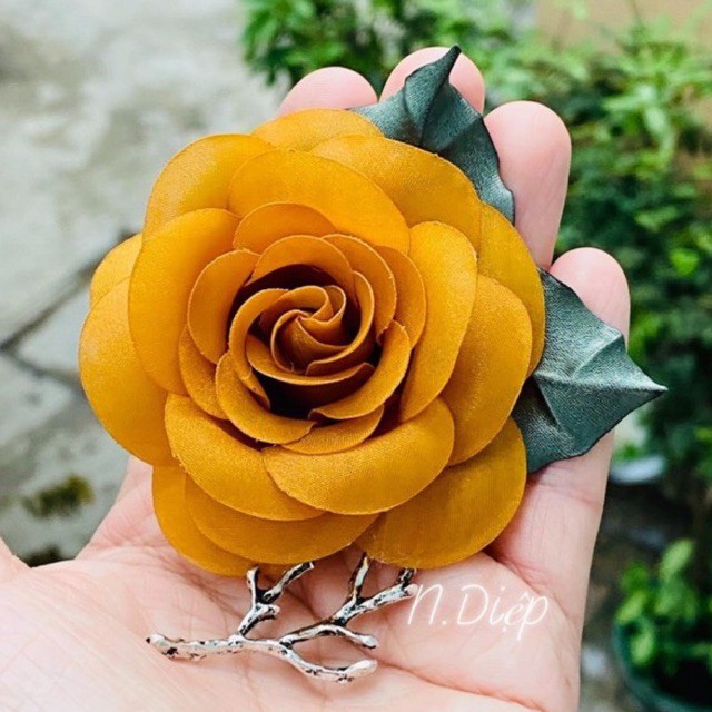 Hoa hồng cài áo cao cấp
