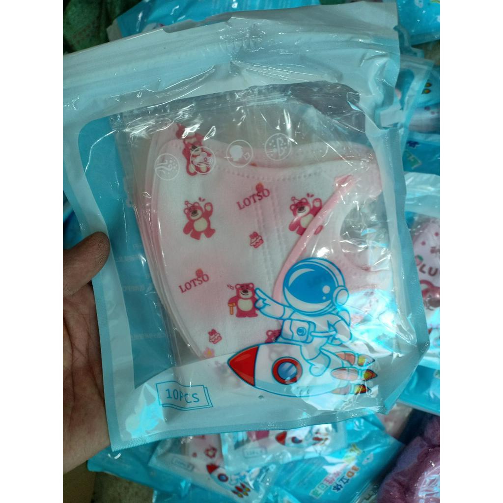 Set 10 Chiếc Khẩu Trang 5d Hình Gấu Gấu Dâu Lotso