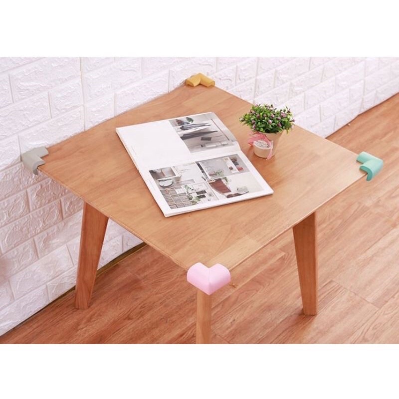 Mút xốp dán chụp góc bàn, bịt cạnh bàn bảo vệ an toàn cho bé - Tee & Mee
