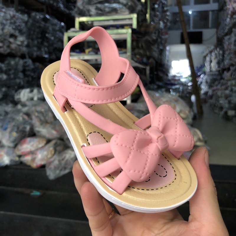 Dép Sandal Bé Gái Nhựa Cao Su Dẻo Pvc Chống Trơn Trượt Phong Cách 8330