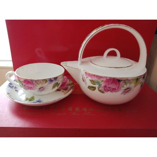 Bộ ấm chén trà sứ xương vintage