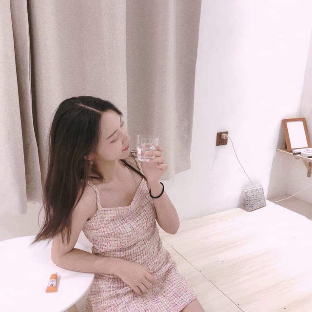 Váy hồng lấp lánh