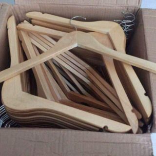 Móc gỗ 100 cái 800k( 8.000đồng /cái)