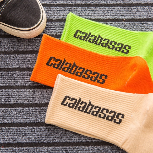 TẤT, VỚ CALABASAS CAO CỔ