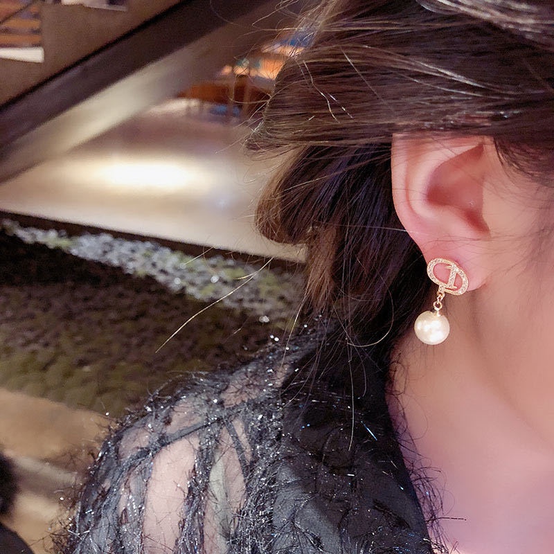 Đôi Bông Tai Hình Chữ Cái Đính Đá Thời Trang Cho Nữ