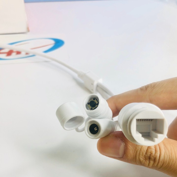 Camera ngoài trời Yoosee PTZ 3.0MP Ultra HD, Xoay 355 độ Kèm thẻ nhớ 32g đến 128g