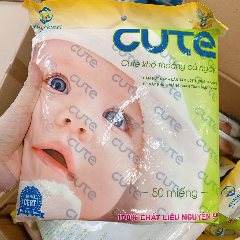 Tấm Lót Em Bé  Siêu Thấm Hút