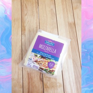 Phô mai tan chảy mozzarella emborg 200g