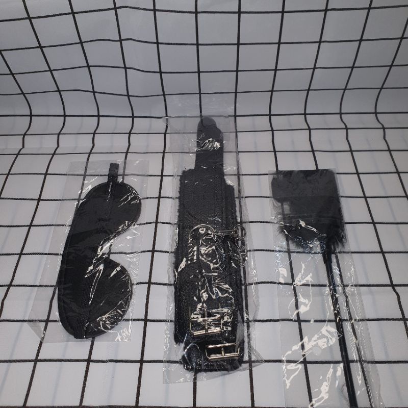 Bộ Ba Đồ Chơi Bịt Mắt + Vòng Tay + Chổi Lông | BigBuy360 - bigbuy360.vn