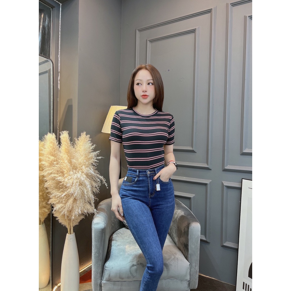 Áo thun ngắn tay nữ CRAZYTEEN cổ tròn họa tiết kẻ sọc ngang AT0306 | BigBuy360 - bigbuy360.vn