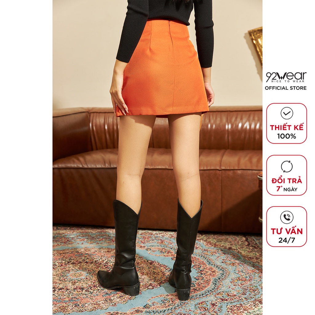 Chân váy ngắn dáng A khuy bọc 92WEAR thiết kế trẻ trung, dễ phối đồ JBW1138 | BigBuy360 - bigbuy360.vn