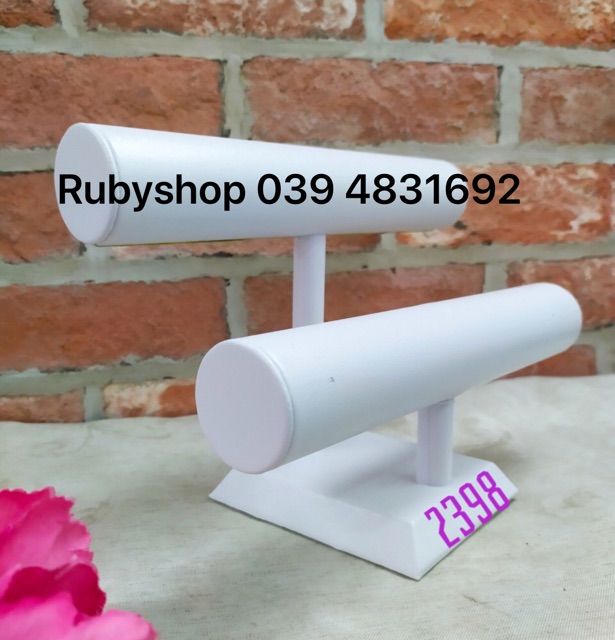 Kệ chữ T 2 tầng chất liệu da trưng bày vòng đá phong thuỷ