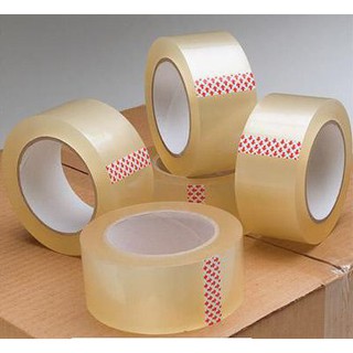 1 cuộn băng keo trong OPP đóng gói hàng