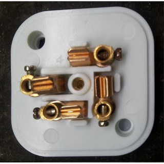Ổ CẮM 3 PHA 4 LỔ DẸT 16A 440V.