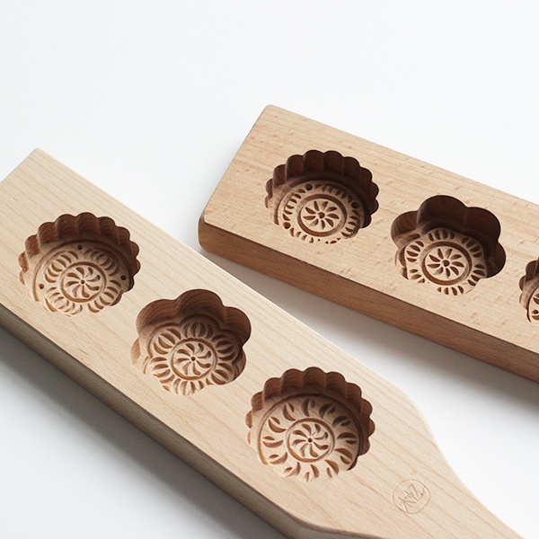 Dụng cụ làm bánh trung thu bằng gỗ phối da in họa tiết độc đáo tiện dụng