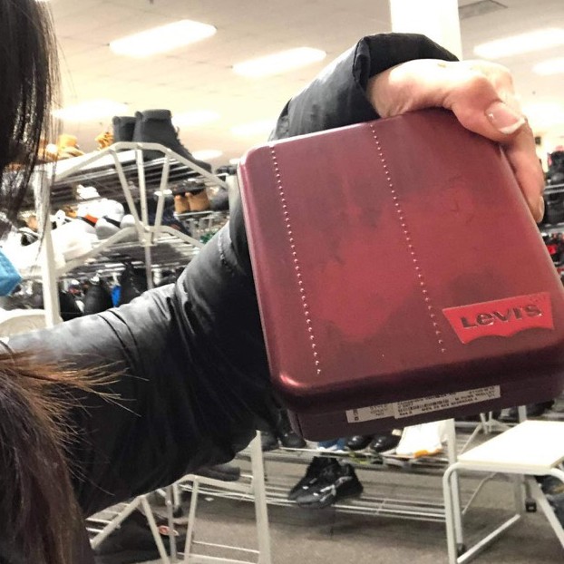 Ví 𝙇𝙚𝙫𝙞𝙨 Bóp Nam 𝙇𝙚𝙫𝙞'𝙨 DA THẬT Chính hãng Ship US - Cam Kết Chính Hãng Mua Tại Mỹ