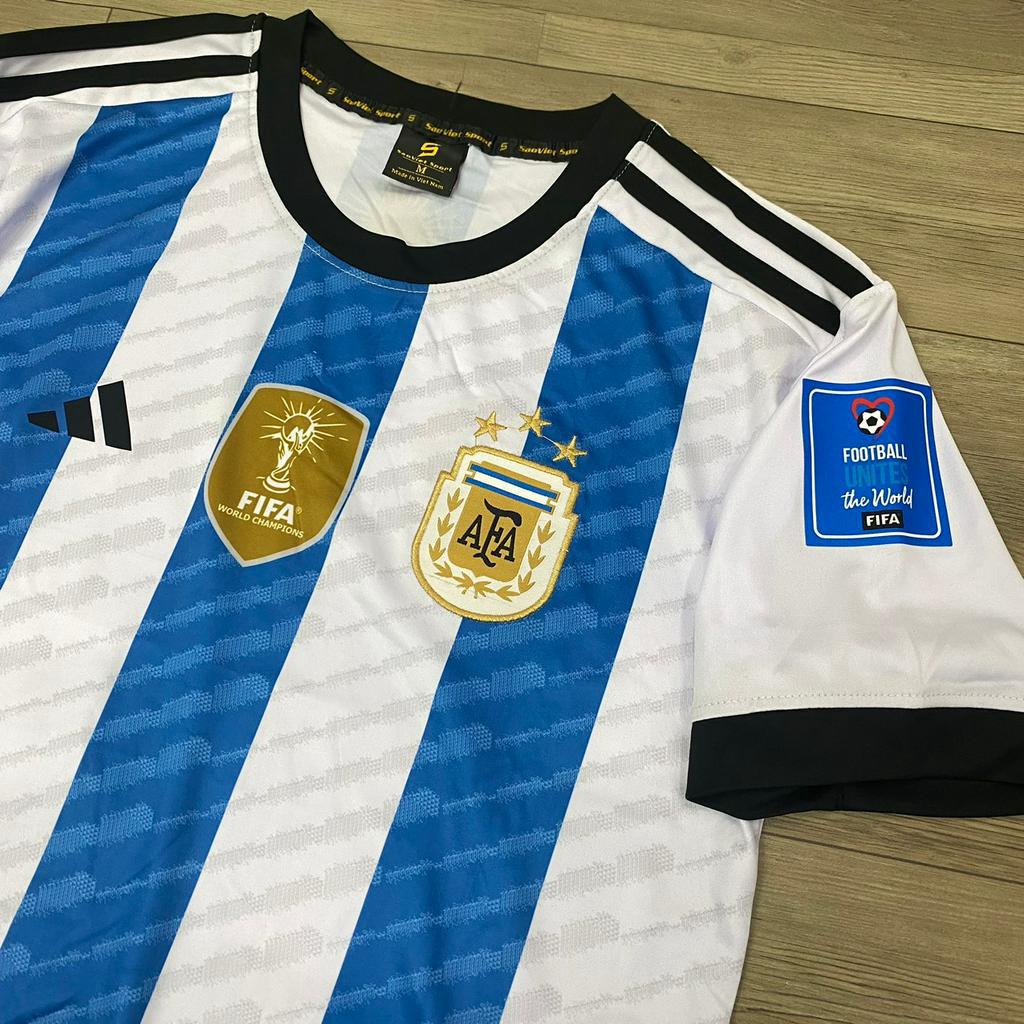 Bộ quần áo bóng đá Argentina sọc trắng xanh SV có logo WC2022 3sao