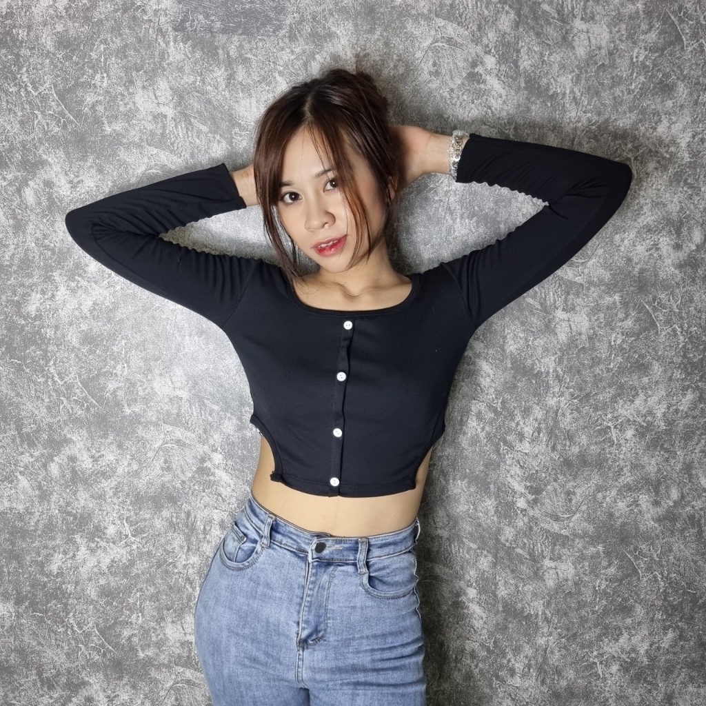 Áo croptop tay dài cổ vuông GenY - Áo kiểu nữ ôm body phối nút chất thun gân mềm mịn