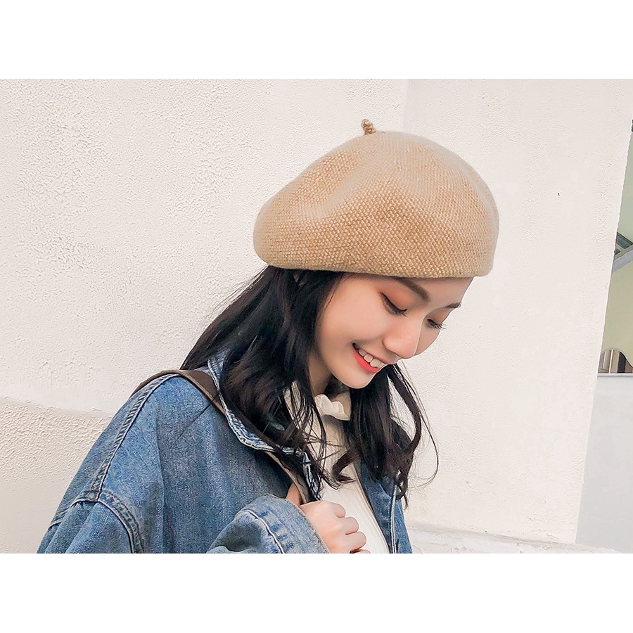 Warm and trendy simple knitted beret hat