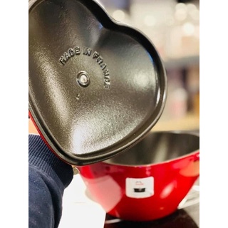 Nồi staub trái tim 20cm