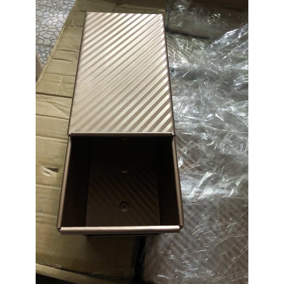 Khuôn gối có nắp màu vàng chống dính 450g 20* 11,5 * 10,5cm