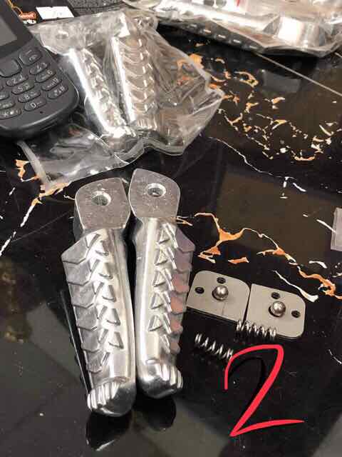 Gác Chân Nhôm Nguyên Khối Cho Xe Máy  - STN