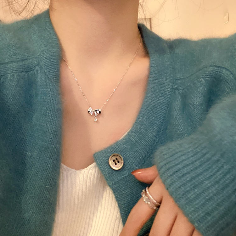 Vòng cổ Mặt Hình Nơ Họa Tiết Kẻ Ô