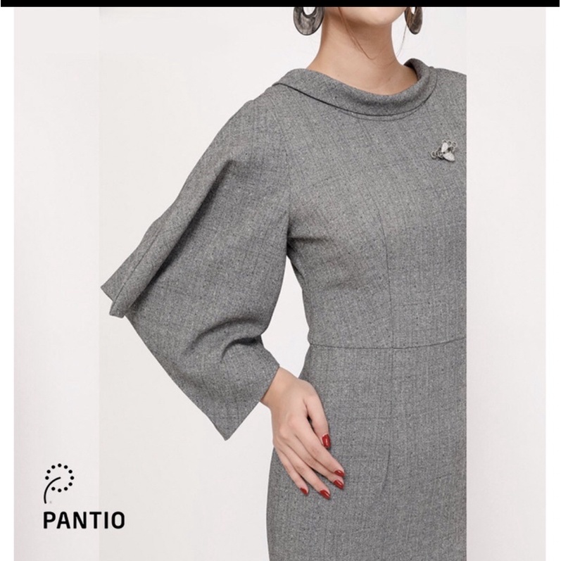 Pantio newtag đầm đen tay xếp xoè nguyên tag M/L