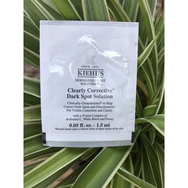 tinh chất dưỡng trắng mờ nám Kiehl’s clearly corective dark spot solution
