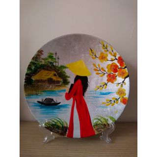 Tranh đĩa sơn mài cảnh đồng quê cô gái Việt Nam trong tà áo dài nón lá hoa đào 🌸