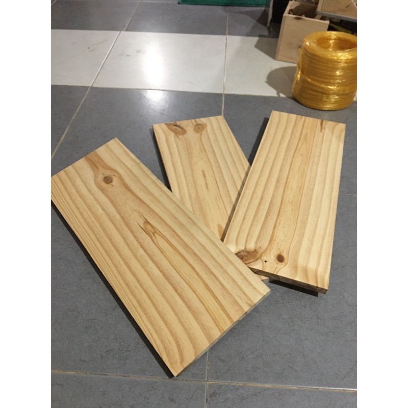 Tấm gỗ thông mặt rộng 20cm dài 40cm dày 2cm bào láng 4 mặt làm kệ treo, làm bàn ghế cafe, chế cháo vật dụng trong nhà