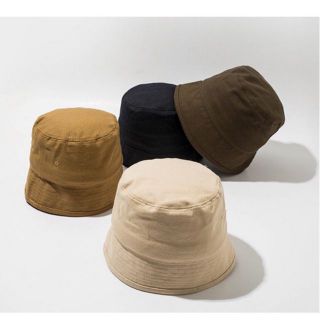 Mũ bucket sụp vành cá tính