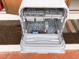 Máy rửa bát Panasonic TM6 - 2013