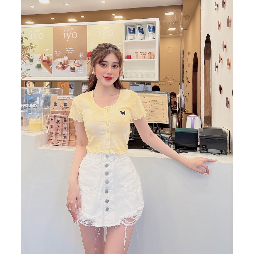 Áo Croptop Body Cổ Tròn Tay Ngắn Cúc Bấm Loang Màu Thêu Bướm  A5086