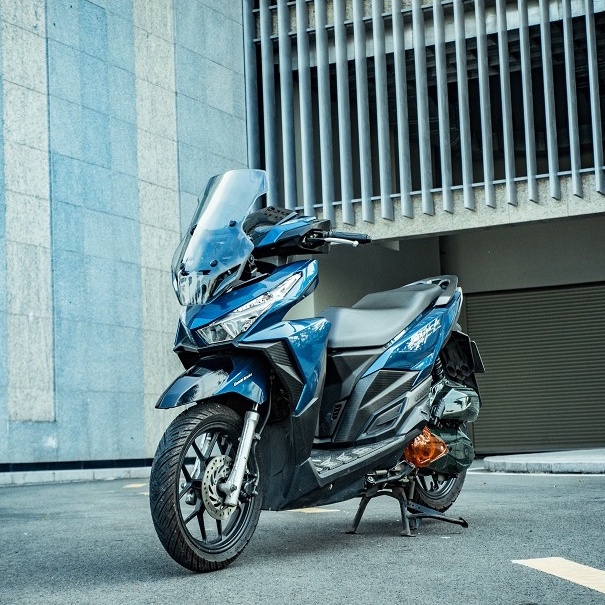 Kính chắn gió cho Vario, Click 2018 trở lên . Chính Hãng ZHI.PAT