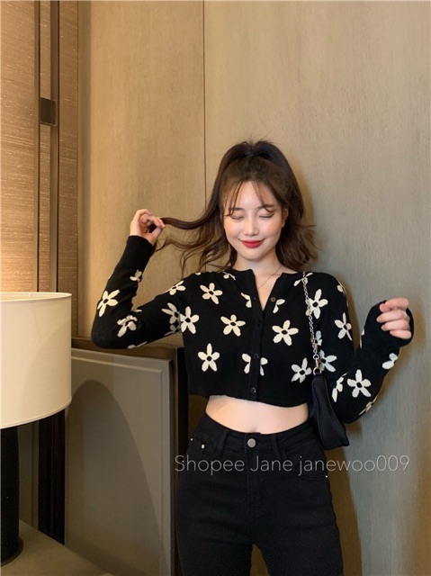 JANE Áo croptop tay dài mùa thu tông Đen hoa trắng Mẫu mới J0219