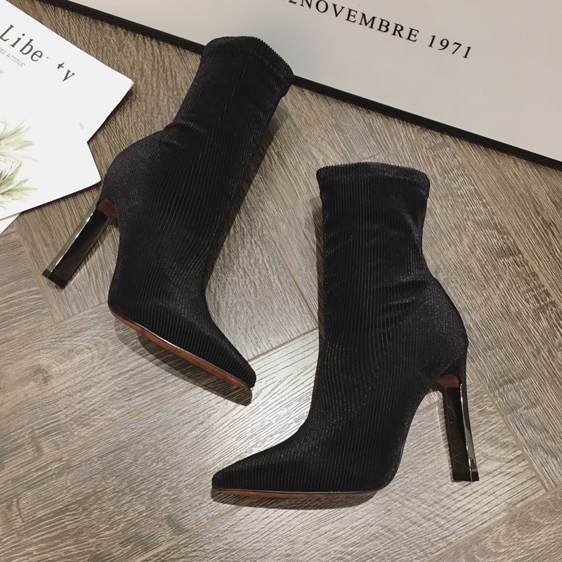 Bốt martin cao gót mũi nhọn sành điệu 2020 nhiều size tùy chọn | BigBuy360 - bigbuy360.vn