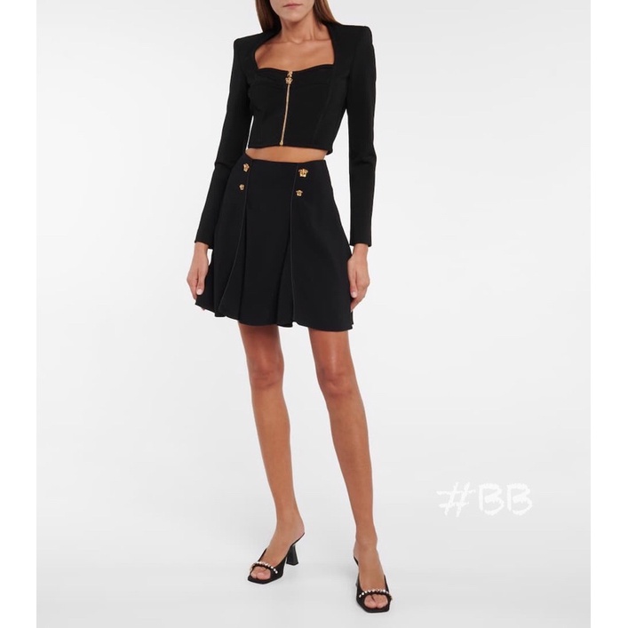 Guốc hở mũi đá viền quanh