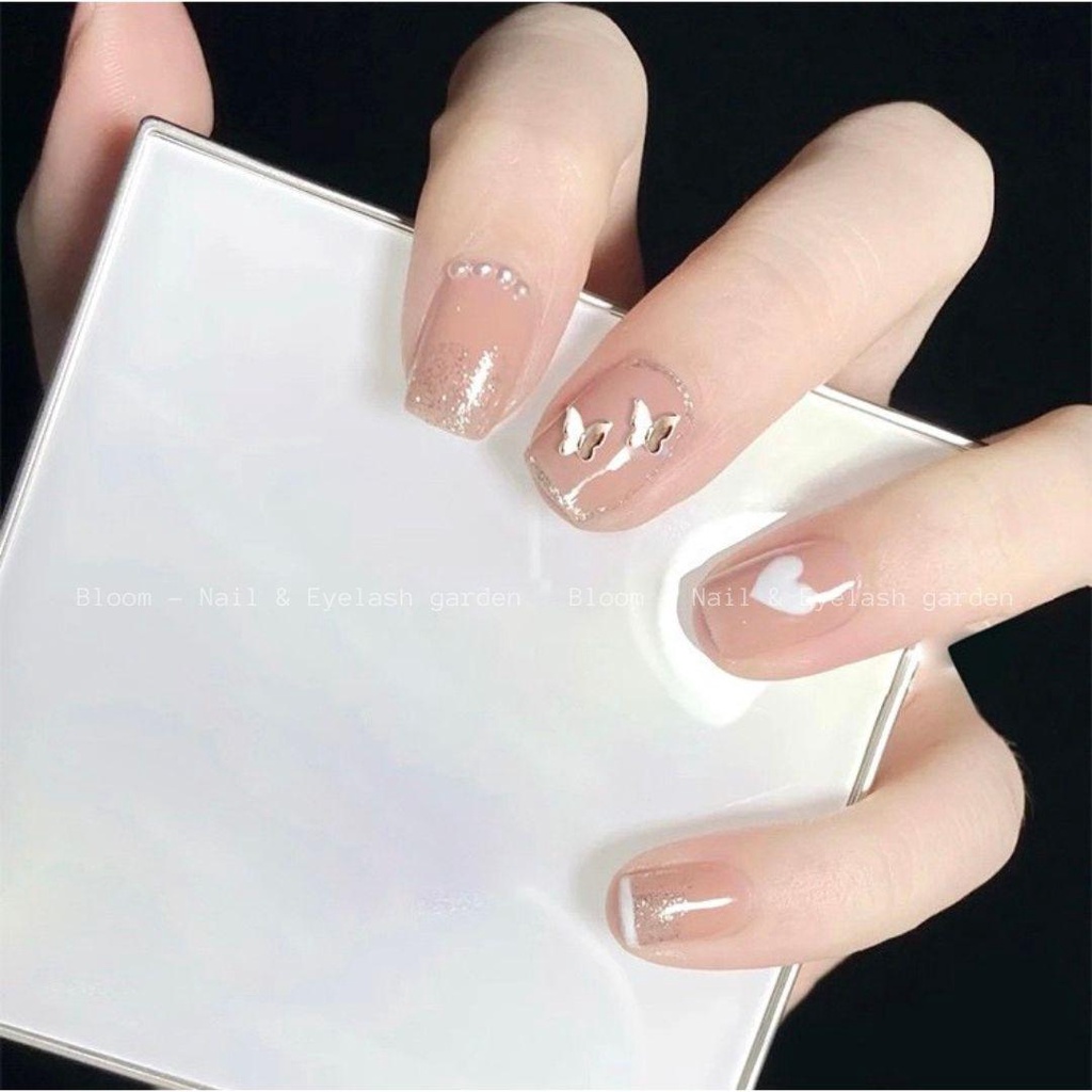 Charm bướm vàng bạc mini hot trend