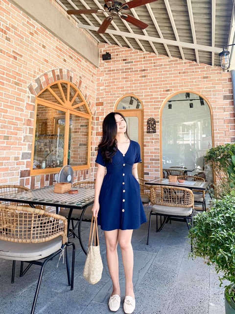 ĐẦM XANH ĐEN - TRẮNG NÚT GỖ CỔ V