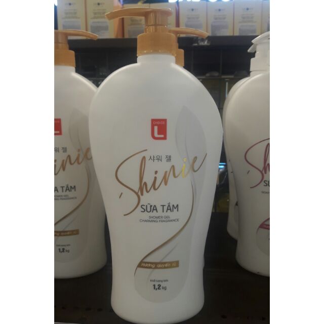 Sữa tắm Shine Hương quyến rũ 1,2kg