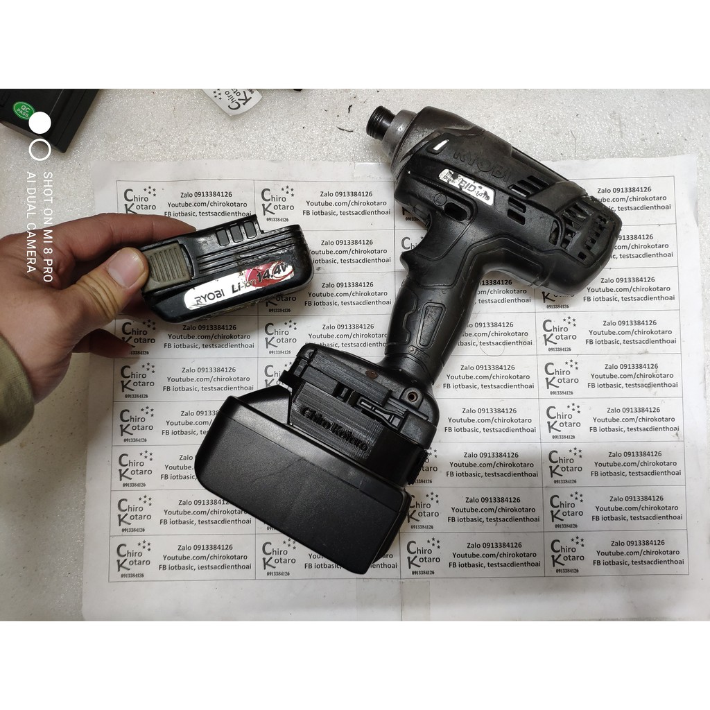 Đế chuyển pin máy Ryobi 14.4V Li-ion sang dùng hộp pin cài Makita