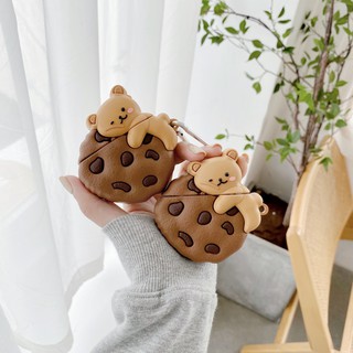 AirPods Case hình gấu con ôm bánh cookie