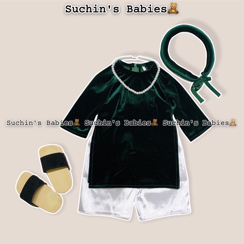 Áo dài nhung trơn cho bé Suchin